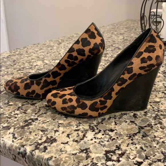 BCBG Leopard print wedges - Picture 3 of 4